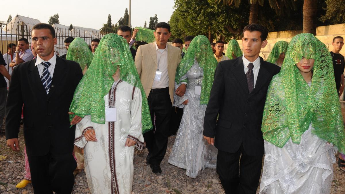مبالغ كبيرة لإتمام "نصف الدين" في الجزائر