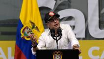 رئيس كولومبيا غوستافو بيترو خلال حديثه أمام حشد من الناس يوم 10 مايو/أيار 2024 (فرانس برس)