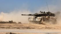 دبابات إسرائيلية متمركزة بالقرب من قطاع غزة / 2 يونيو 2024 (فرانس برس)