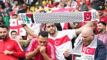 مشجعون لتركيا يظهرون دعمهم لفلسطينيين في لقاء جورجيا، 18 يونيو 2024 (أمين سنسار/ أناضول) 