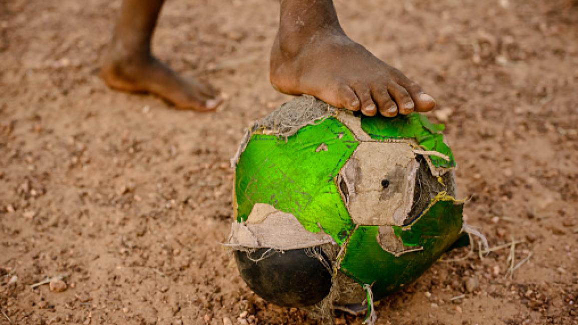 حافي القدمَين في البرازيل (لوكاس نينو/ Getty)