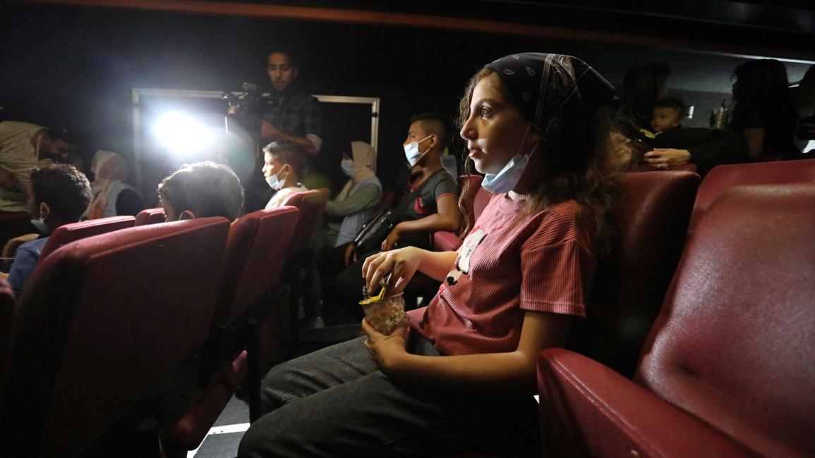 باص السينما في قطاع غزة (الأناضول)
