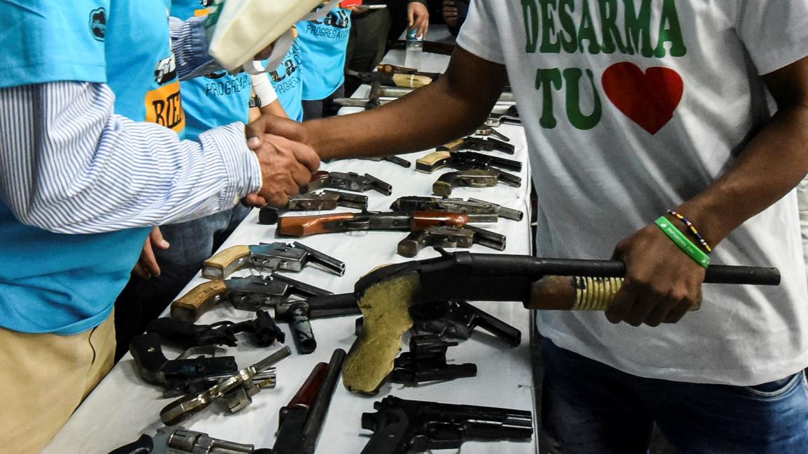 مبادرة لتسليم السلاح للدولة في كولومبيا (لويس روبايو/ فرانس برس)