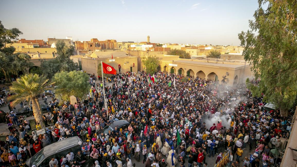 انطلقت فعاليات المهرجان في نفطة التونسية (ياسين قايدي/الأناضول)