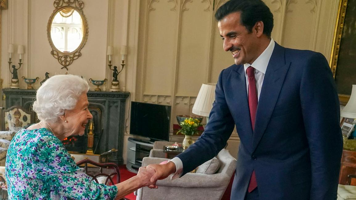 تلتقي الملكة إليزابيث الثانية بأمير قطر الشيخ تميم بن حمد آل ثاني في قلعة وندسور - 24 مايو 2022 (ستيف بارسونز / Getty )