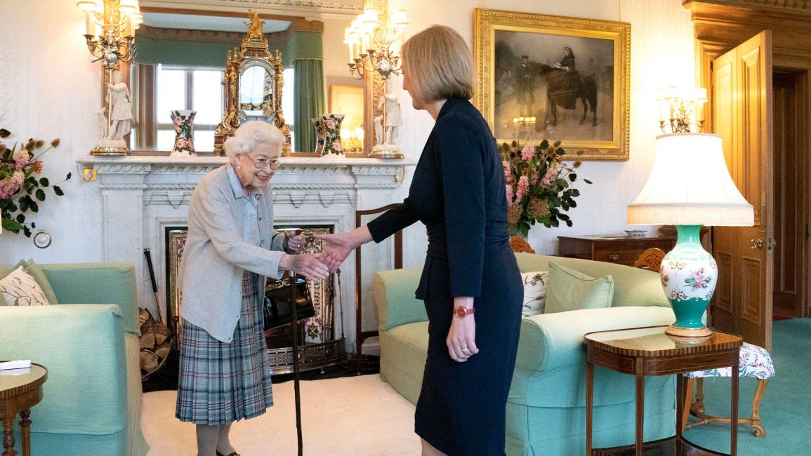 صور من حياة إليزابيث الثانية.. 70 عاماً على عرش بريطانيا