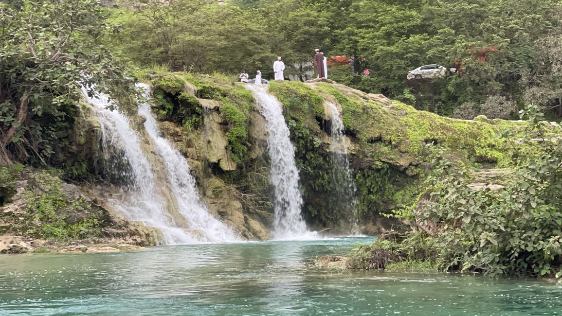 شلالات وادي دربات في سلطنة عمان.. لوحة نادرة من الطبيعة