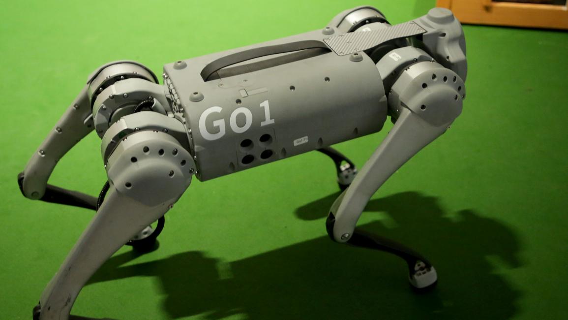من بين الروبوتات المثيرة للاهتمام الروبوت الكلب "كوكو" (ستيب ماجيك/الأناضول)