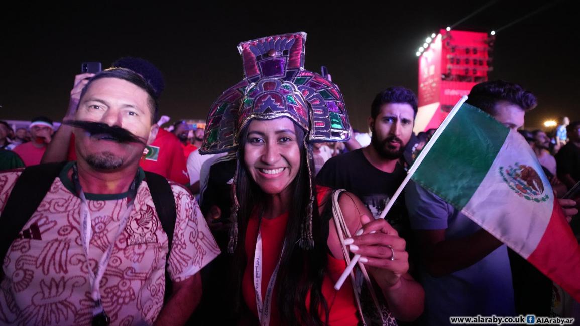 إقبال كثيف لحضور فعالية موسيقية في مهرجان فيفا للمشجعين. تصوير حسين بيضون/ العربي الجديد 