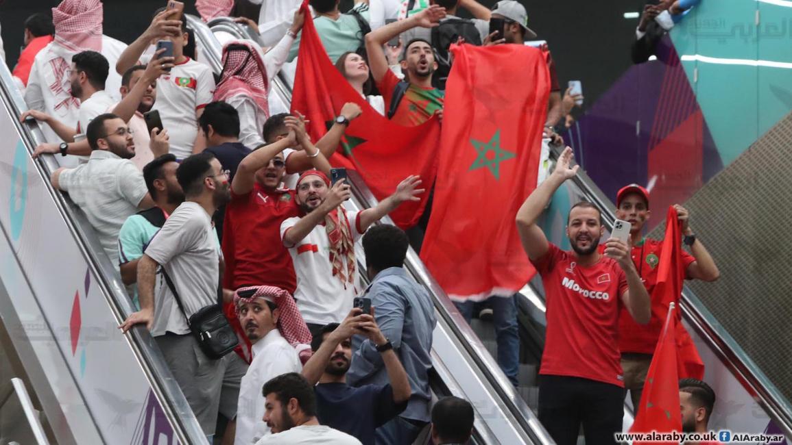 الجمهور المغربي يحتفل في شوارع الدوحة (تصوير: حسين بيضون)