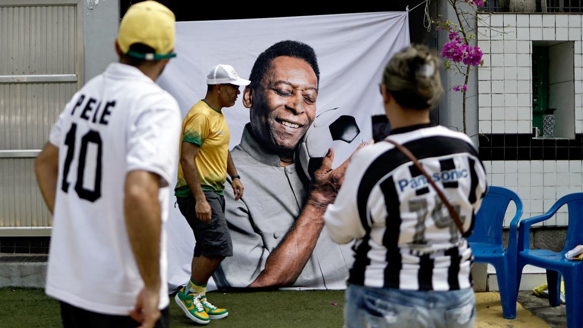 مدينة سانتوس البرازيلية تودع بيليه "ملك كرة القدم"