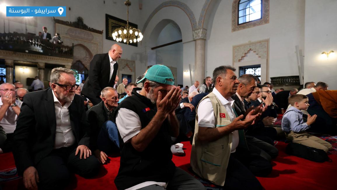 المسلمون يؤدون صلاة العيد حول العالم والدعاء يتوحد من أجل غزة