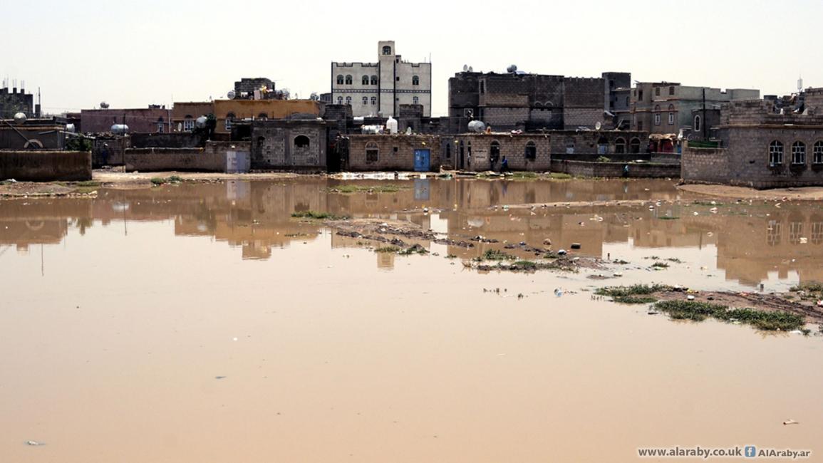 سيول الأمطار الغزيرة تغرق بعض المناطق في العاصمة صنعاء