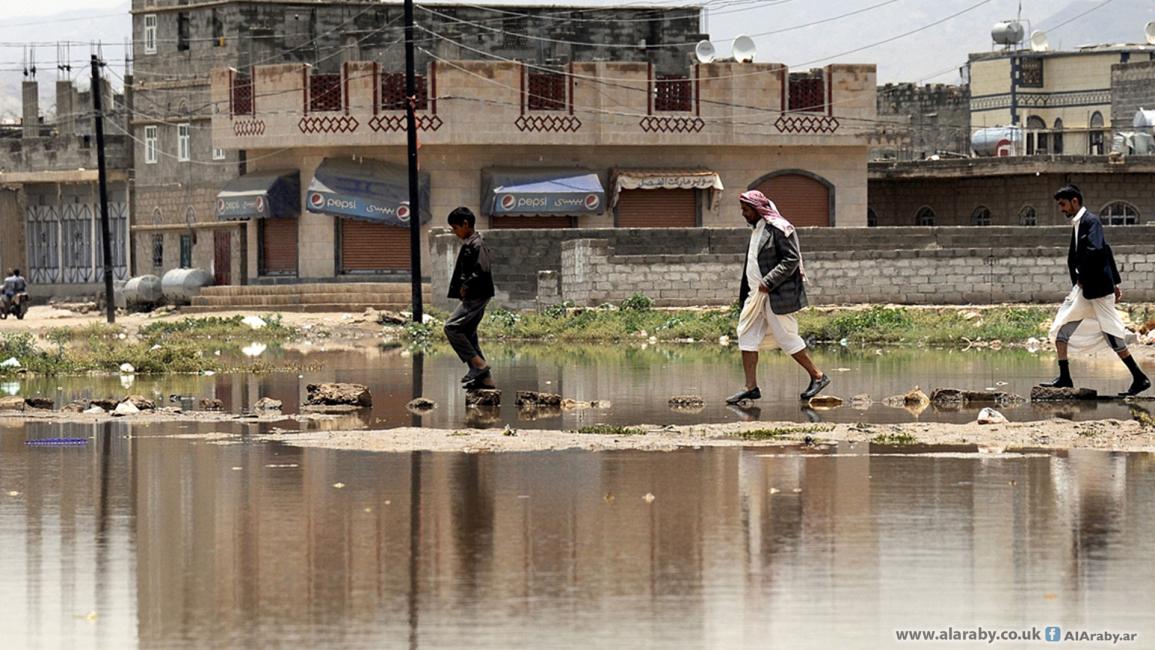 سيول الأمطار الغزيرة تغرق بعض المناطق في العاصمة صنعاء