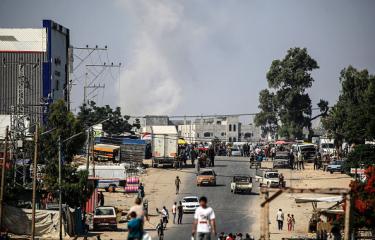تصاعد أعمدة الدخان إثر القصف الإسرائيلي على رفح 11 يونيو 2024 (Getty)