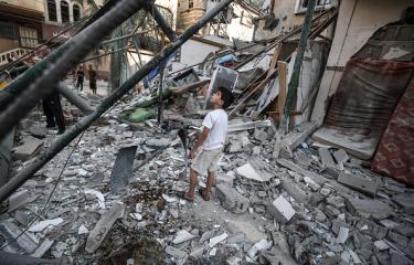 حرب غزة | آثار القصف الإسرائيلي على مخيم المغازي 16/7/2024 (علي جاد الله/الأناضول)