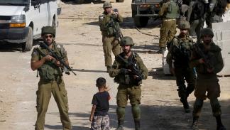 جنود الاحتلال الإسرائيلي خلال اقتحامهم مدينة الخليل، 31 أكتوبر 2022 (فرانس برس)