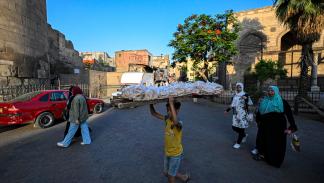 الحكومة رفعت سعر الخبز وزادت معاناة المواطن/  القاهرة 28 مايو 2024، ( خالد دسوقي/ Getty)
