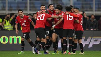 لاعبون من منتخب مصر خلال لقاء مصر وكرواتيا، 26 مارس 2024 (توليو بوليا/Getty)