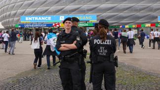 الشرطة الألمانية تؤمن محيط ملعب كرة قدم، ميونيخ 14 يونيو 2024 (يورغن فروم/Getty)