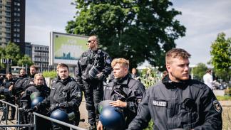 عناصر من الشرطة الألمانية خلال تظاهرة في مدينة إيسن، 29 يونيو 2024 (Getty)