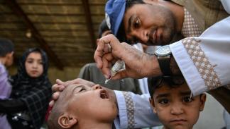 عدم تطعيم الأطفال يعرّض حياتهم للخطر، 8 يوليو 2024 (فرانس برس)