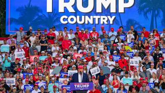 ترامب يلقي خطاباً أمام مناصريه في فلوريدا، 9 يوليو 2024 (جيورجيو فييرا/فرانس برس)