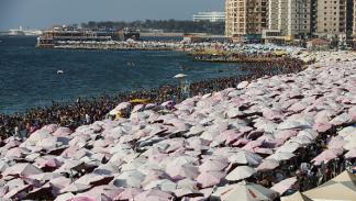 شاطئ الإسكندرية على البحر الأبيض المتوسط، 11 يوليو 2024 (فرانس برس)