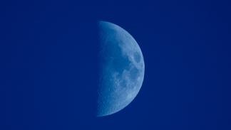 الربع الأول من القمر من إيطاليا، 13 يوليو 2024 (مانويل رومانو/Getty)