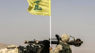 عنصر من حزب الله ببلدة فليطة السورية القريبة من لبنان، 2 أغسطس 2017 (فرانس برس)