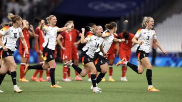 فرحة لاعبات ألمانيا بعد الفوز على كندا، 4 أغسطس 2024 (أليكس ليفزي/Getty)