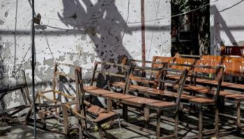 آثار التفجير الانتحاري الذي استهدف المركز التربوي (Getty)