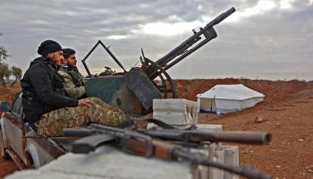 مقاتلون من الجيش الوطني السوري يتمركزون شمال حلب، 29 نوفمبر 2022 (فرانس برس)