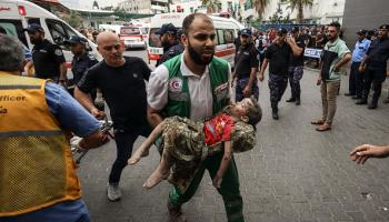 الاحتلال يحاول تفادي إدانة محكمة العدل الدولية لجرائمه وانتهاكاته في غزة (Getty)