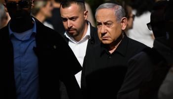 نتنياهو يحضر جنازة أحد القتلى الإسرائيليين 8 ديسمبر 2023 (Getty)