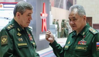 شويغو وغيراسيموف خلال اجتماع لوزارة الدفاع، 13 ديسمبر 2023 (ميخائيل كليمانتييف/فرانس برس)