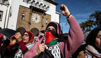 متظاهرون بمسيرة في الرباط ضد الحرب على غزة، 11 فبراير 2024 (فرانس برس)