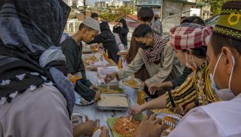 مائدة رمضانية في شهر رمضان (إيزرا أكايان/ Getty)
