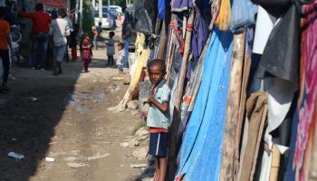 صغار في مخيم للاجئين الروهينغا في بنغلادش (سلمان علي/ Getty)