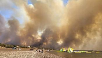 حرائق في جزيرة رودس في اليونان 1 (أسوشييتد برس)