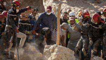 عمليات بحث وإنقاذ بعد زلزال المغرب (فاضل سنّا/ فرانس برس)