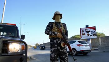 عنصر أمن تابع لحكومة الوحدة في طرابلس