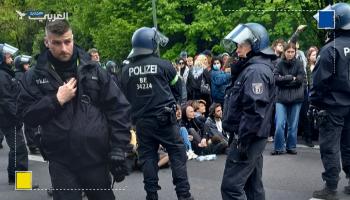 الشرطة الألمانية تفض مخيم الاعتصام لأجل غزة في برلين أمام البرلمان