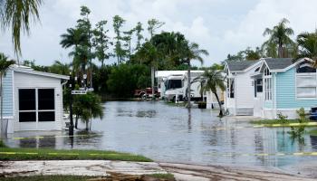 الفيضانات تغمر شواطئ ميامي في فلوريدا، يونيو 2024 (برووارد كولير/Getty)