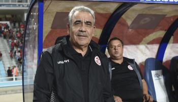فوزي البنزرتي حين كان مدرباً لمنتخب تونس، رادس عام 2018 (فتحي بلعيد/فرانس برس)
