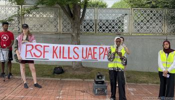 سودانيون ونشطاء يتظاهرون أمام سفارة الإمارات في واشنطن، 22-6-2024