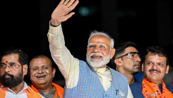 رئيس الوزراء الهندي مودي يخسر أغلبيته البرلمانية (بونيت بارانجيب/ فرانس برس)