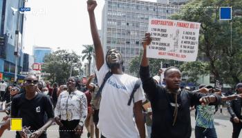 13 قتيلاً في تظاهرات كينيا.. ما الذي يحصل هناك؟