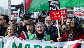 كوربين ينضم إلى متظاهرين يطالبون في لندن بوقف الحرب على قطاع غزة (Getty 9/3 2024)