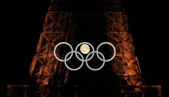 تحضيرات برج إيفل لحفل افتتاح أولمبياد باريس، 22 يوليو/تموز 2024 (Getty)